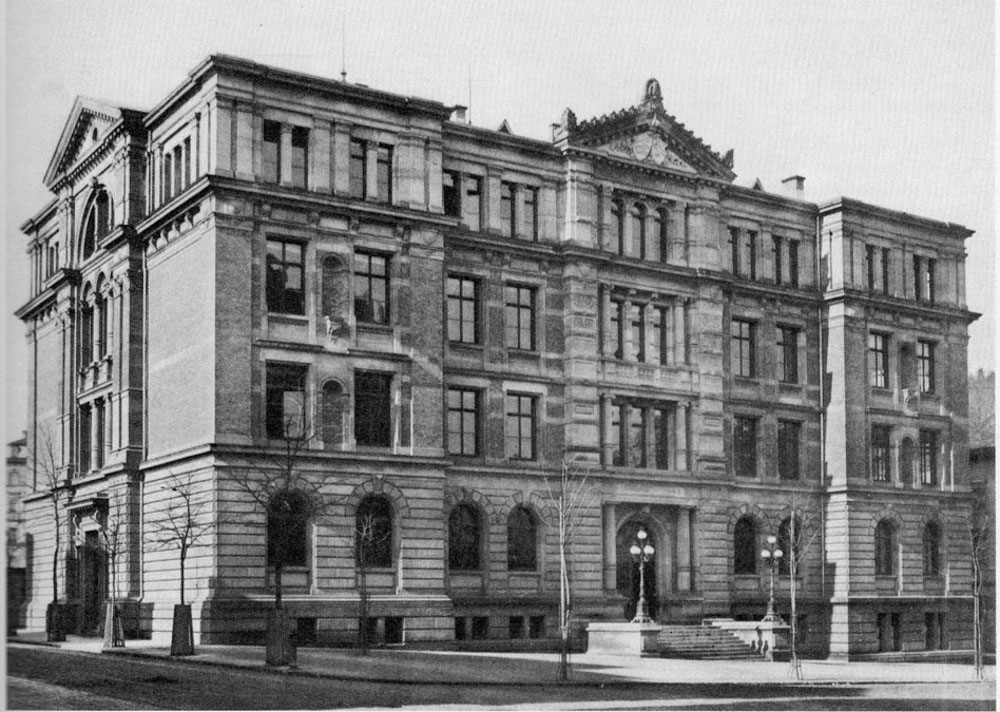 Historisches Schulhaus | Karls-Gymnasium Stuttgart | Humanistisches Gymnasium mit Hochbegabtenzug